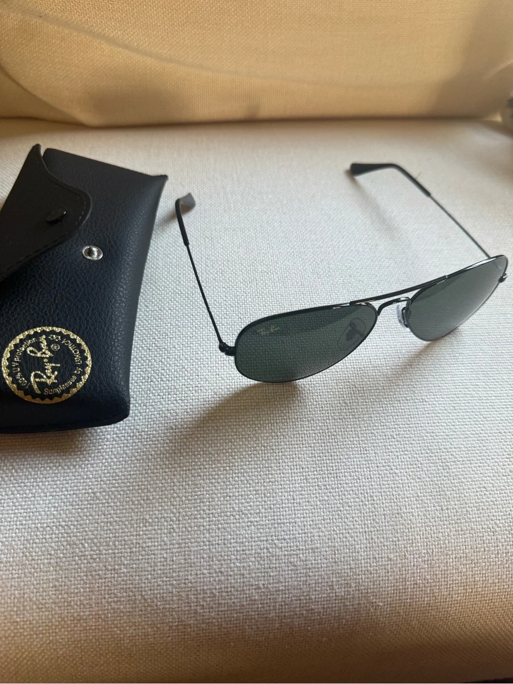 Ray-Ban Aviator Sunglasses - Black Frame RB3025 model